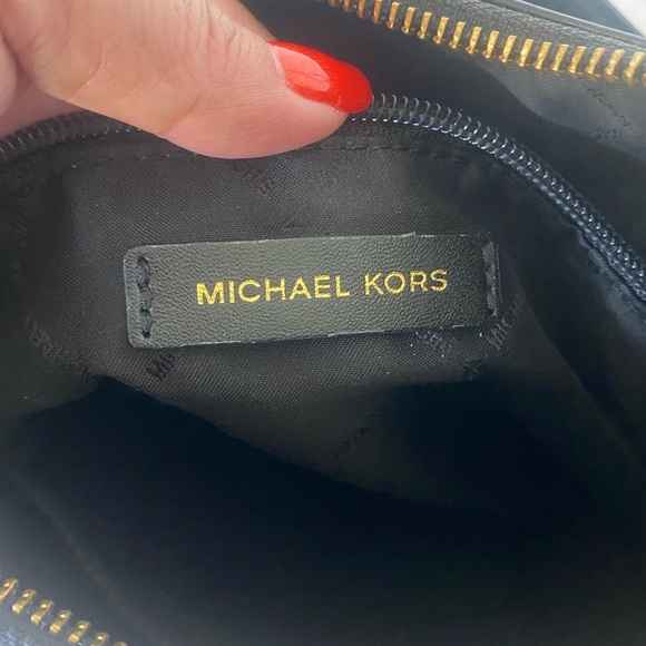 MICHEAL KORS Large Hobo Bag - Picture 7 of 10